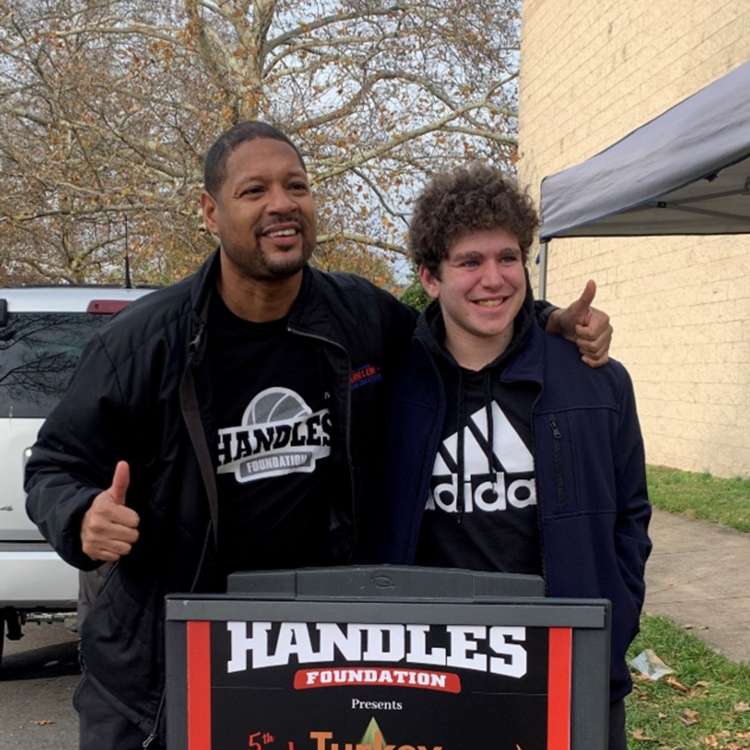 Turkey giveaway volunteers